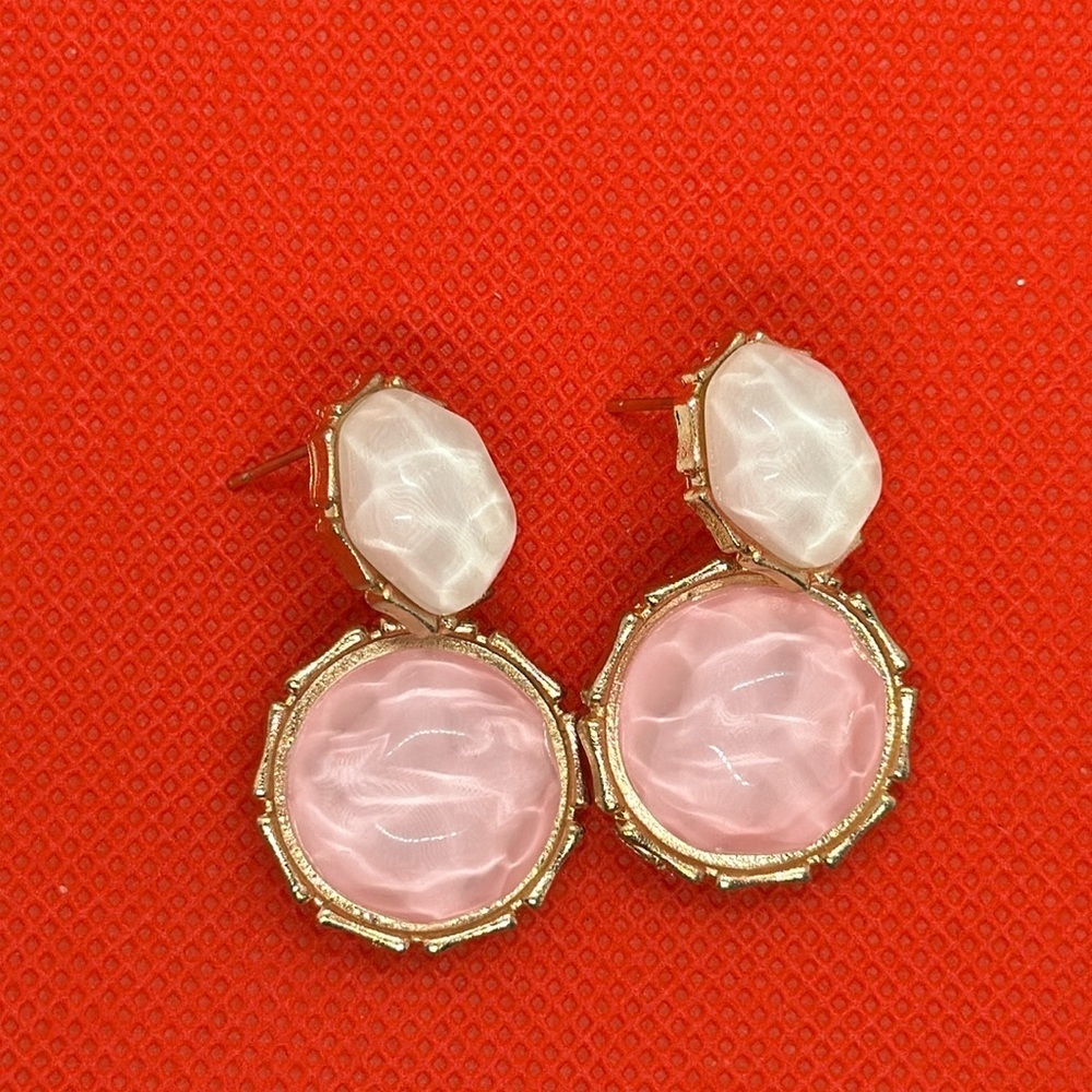 Retro : dangle earrings gold color